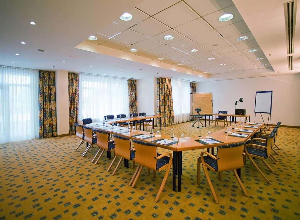 באד גיגינג Dorint Marc Aurel Spa & Golf Resort מתקנים תמונה