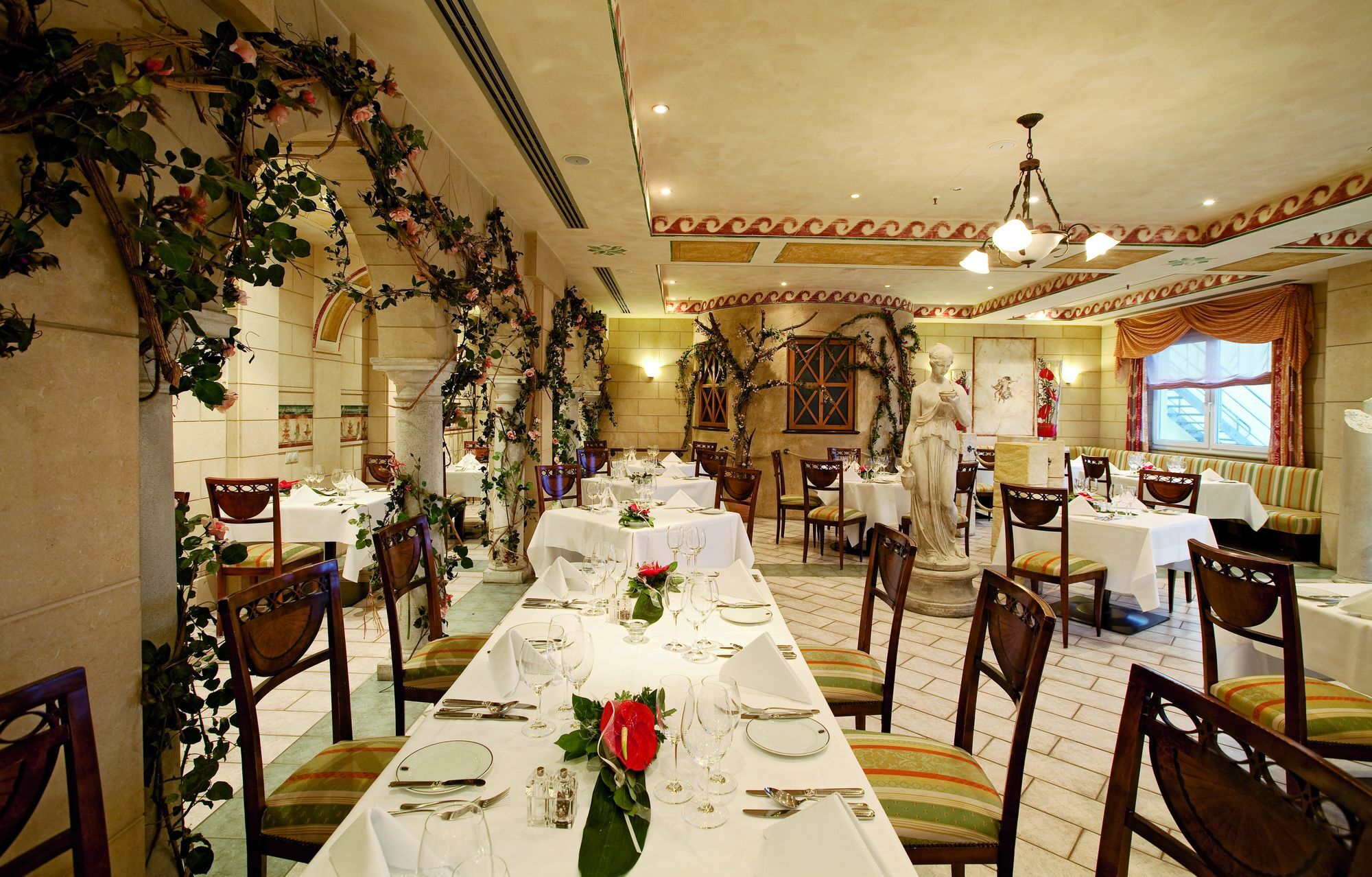 באד גיגינג Dorint Marc Aurel Spa & Golf Resort מראה חיצוני תמונה